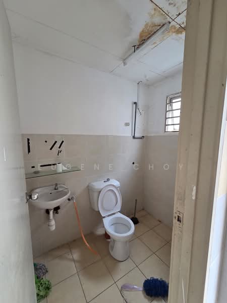 Rumah Teres 2 Tingkat untuk Disewa di Bandar Kinrara Seksyen 5 (Bandar Kinrara) - Eugene Choy - Bathroom - PropertyGuru.com.my