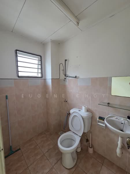Rumah Teres 2 Tingkat untuk Disewa di Bandar Kinrara Seksyen 5 (Bandar Kinrara) - Eugene Choy - Bathroom - PropertyGuru.com.my