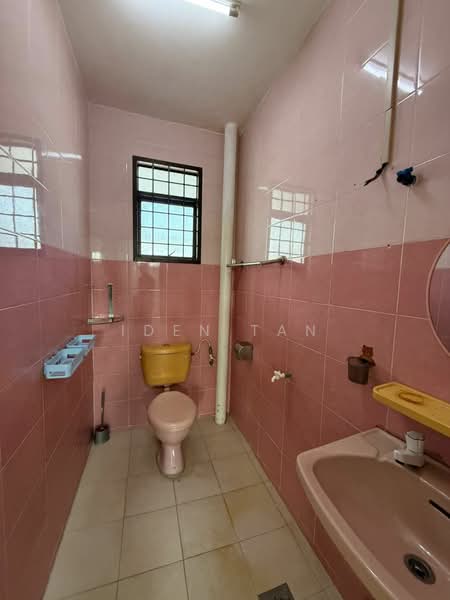 2-storey Terraced House for Sale in Taman Muhibbah (Kulai) - Iden Tan - Bathroom - PropertyGuru.com.my