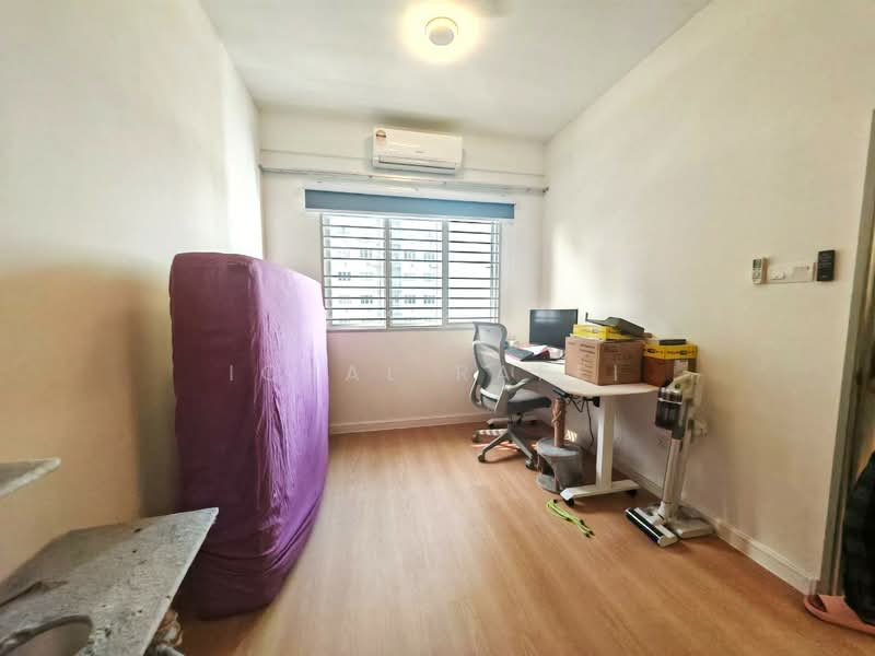 Pangsapuri untuk Dijual di Vesta View - Iqbal Rafei - Study - PropertyGuru.com.my