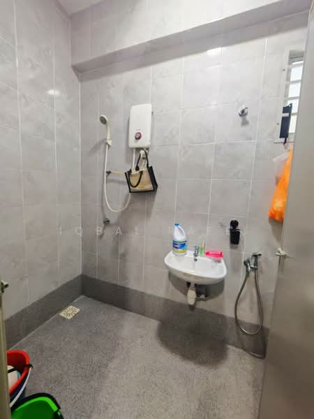 Pangsapuri untuk Dijual di Vesta View - Iqbal Rafei - Bathroom - PropertyGuru.com.my
