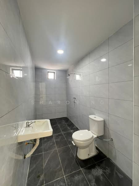 Rumah Teres 2 Tingkat untuk Dijual di Taman Sri Skudai (Skudai) - Sharon Ng - Bathroom - PropertyGuru.com.my