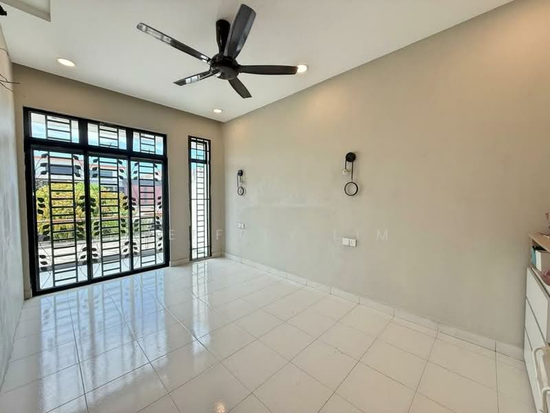 Rumah Teres 2 Tingkat untuk Dijual di Pulai (Johor) - Jeffrey Lim - Living Room - PropertyGuru.com.my