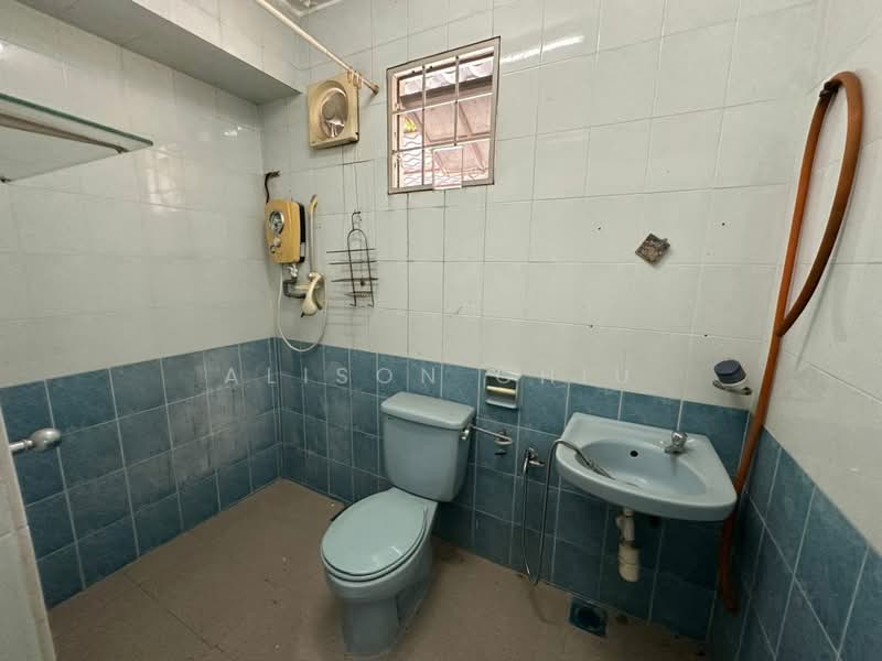 2-storey Terraced House for Sale in Taman Bukit Maluri (Kepong) - Alison Chiu - Bathroom - PropertyGuru.com.my