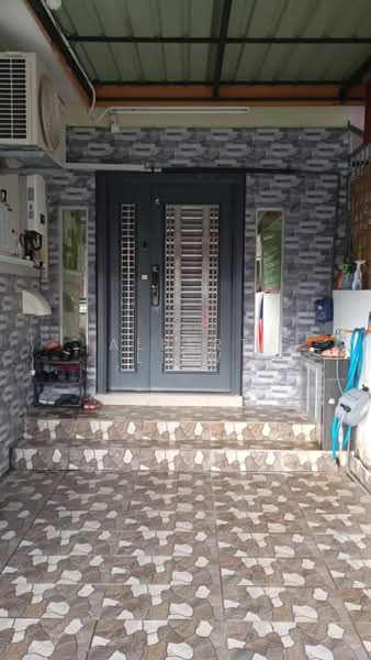 Rumah Teres 1 Tingkat untuk Dijual di Bakri (Johor) - Albert Liew - Entrance - PropertyGuru.com.my
