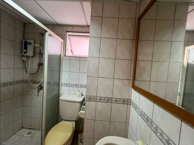 Kondominium untuk Dijual di Mont Kiara Bayu - Low Edward - Bathroom - PropertyGuru.com.my