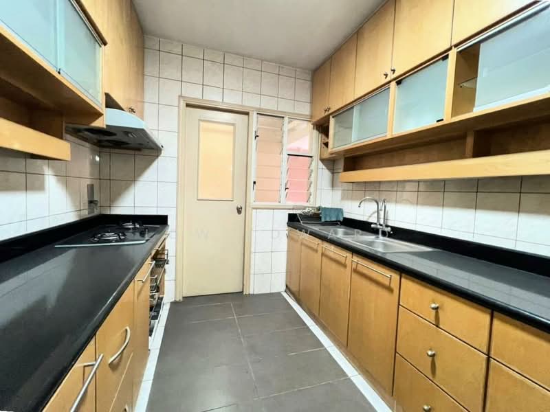 Kondominium untuk Dijual di Mont Kiara Bayu - Low Edward - Kitchen - PropertyGuru.com.my