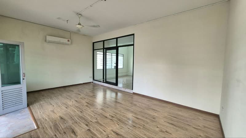 Rumah Berkembar untuk Dijual di Ipoh Garden (Ipoh) - Lee Muzi - Living Room - PropertyGuru.com.my