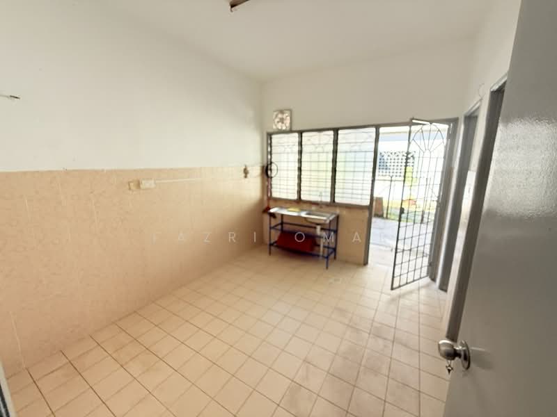 Rumah Teres 2 Tingkat untuk Dijual di Puchong (Selangor) - Fazri Omar - Kitchen - PropertyGuru.com.my