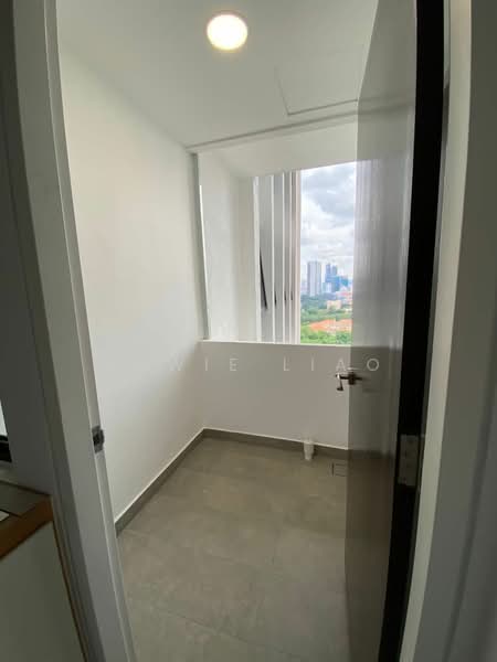 Servis Apartment untuk Disewa di The Birch - Bowie Liao - Balcony - PropertyGuru.com.my