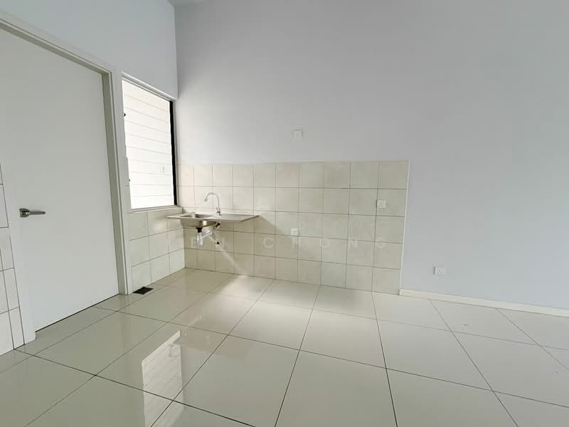 2-storey Terraced House for Sale in Tamansari (Rawang) - Ken Chong - Kitchen - PropertyGuru.com.my