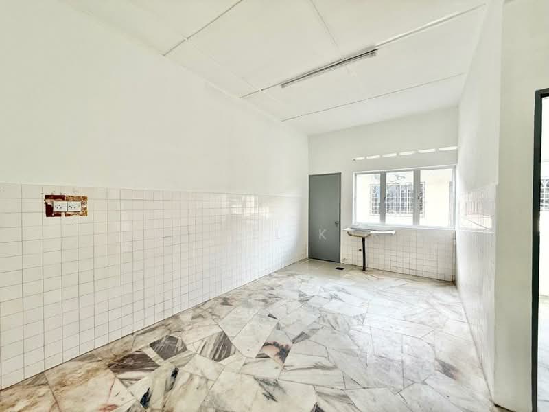 Rumah Teres 1 Tingkat untuk Dijual di Taman Dato' Hormat (Telok Panglima Garang) - Daniel Kok - Kitchen - PropertyGuru.com.my
