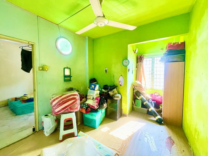 Pangsapuri untuk Dijual di Teratai Mewah Apartment Block 15,17,19,21 - Afif Azizan - Bedroom - PropertyGuru.com.my