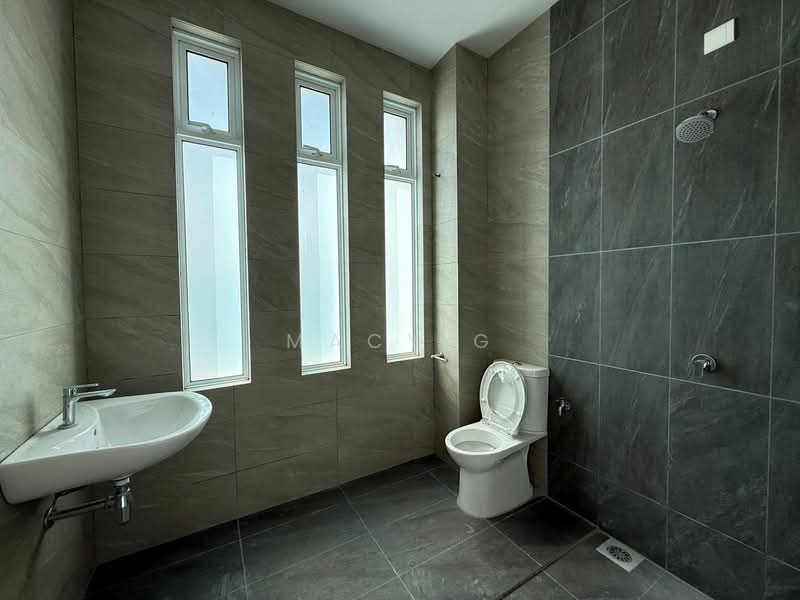 Semi-Detached House for Sale in Taman Klebang Utama (Klebang) - Macy G - Bathroom - PropertyGuru.com.my