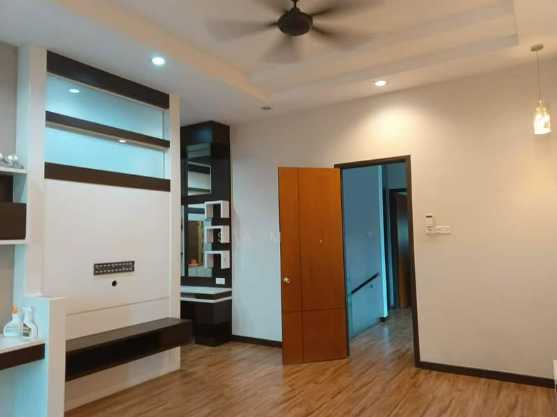 Rumah Teres 2 Tingkat untuk Dijual di Desa Bukit Perpaduan (Tambun) - Sam . - Living Room - PropertyGuru.com.my