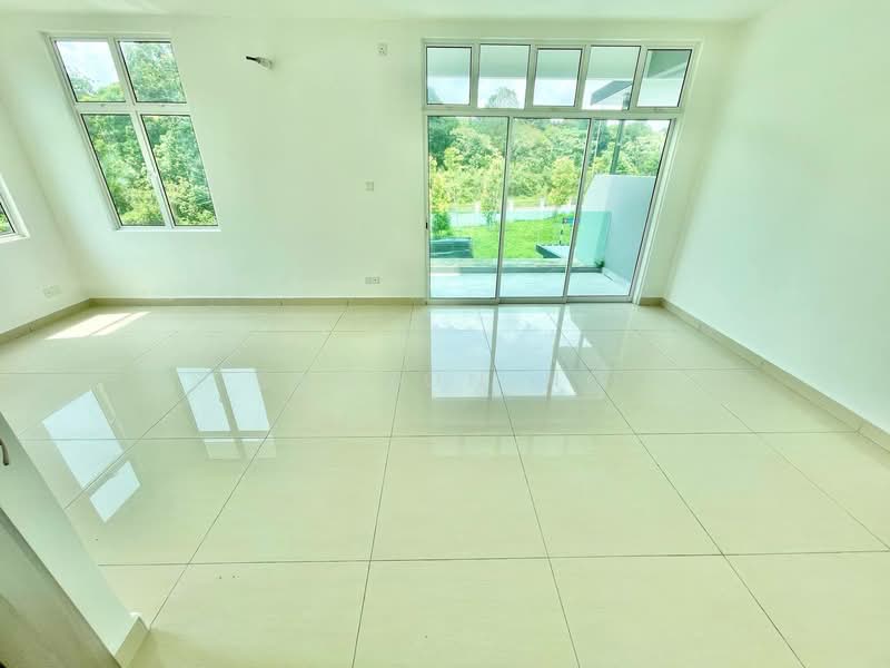Cluster House for Sale in Taman Mutiara Mas (Skudai) - Sharon Ng - Living Room - PropertyGuru.com.my