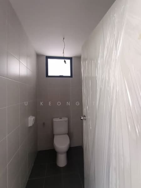 Shop for Sale in Eco Sanctuary (Telok Panglima Garang) - U Keong Tan - Bathroom - PropertyGuru.com.my
