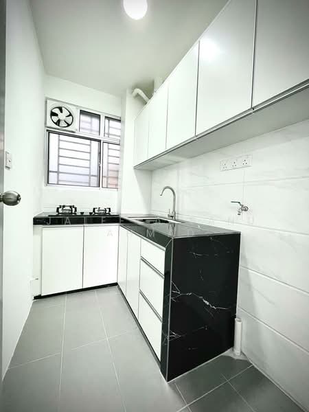 Servis Apartment untuk Dijual di Sentrovue - Jaleela Banu Ahmad - Kitchen - PropertyGuru.com.my