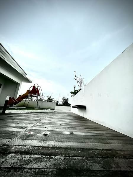 Servis Apartment untuk Dijual di Sentrovue - Jaleela Banu Ahmad - Exterior - PropertyGuru.com.my