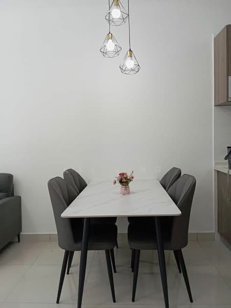 Servis Apartment untuk Disewa di Country Garden Central Park - Kai Jing - Dining Room - PropertyGuru.com.my