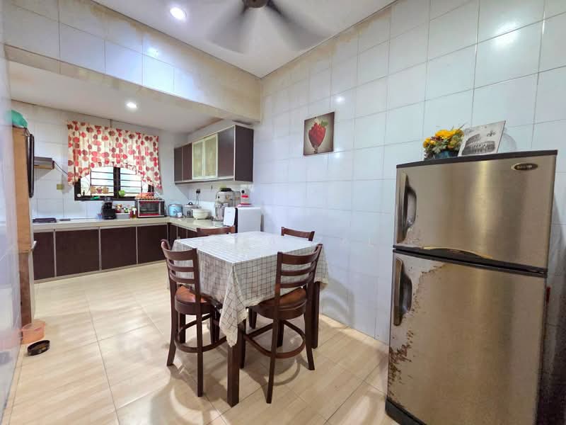 Semi-Detached House for Sale in Bandar Baru Bangi (Selangor) - Ai Faizal - Kitchen - PropertyGuru.com.my