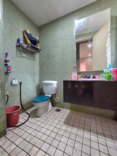 Semi-Detached House for Sale in Bandar Baru Bangi (Selangor) - Ai Faizal - Bathroom - PropertyGuru.com.my