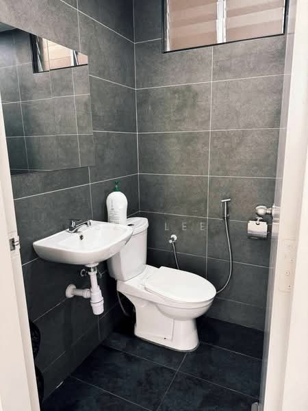 Service Residence for Rent at D'Tasek Residences (Tasek Impian) - Sze Lee - Bathroom - PropertyGuru.com.my