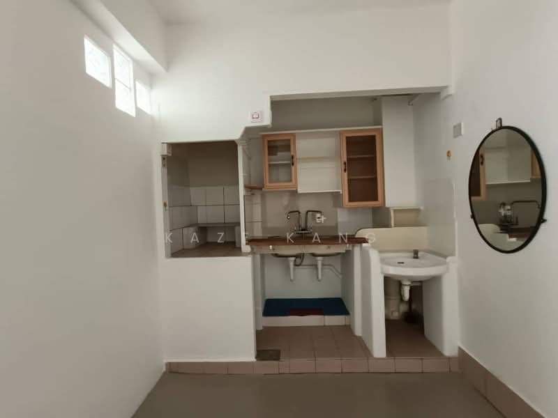 Apartment for Rent at Krystal Heights - Kaze Kang - Kitchen - PropertyGuru.com.my