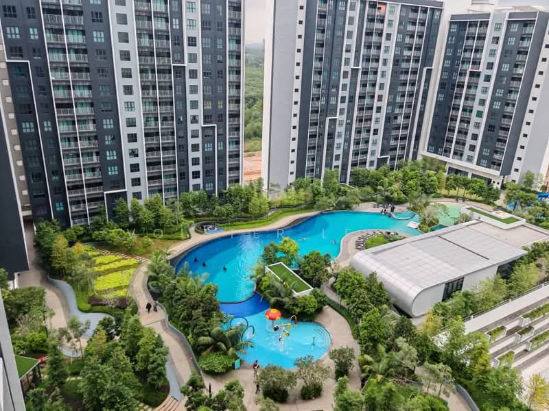Servis Apartment untuk Dijual di Maya Bay Residences @ Gamuda Cove - Volster Leng - Pool - PropertyGuru.com.my