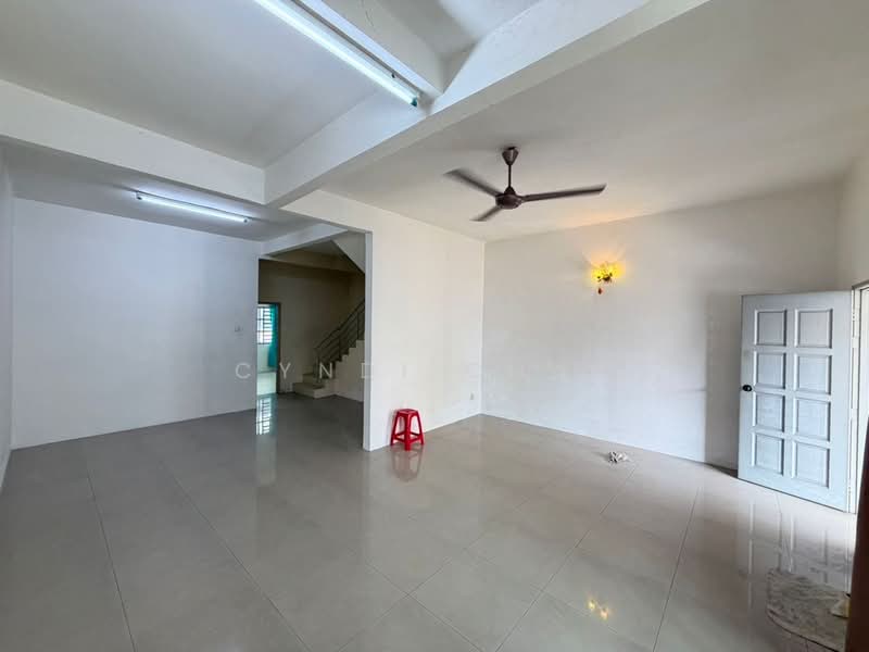 2-storey Terraced House for Sale in Taman Seri Bayan (Simpang Ampat) - Cyndi Chan - Living Room - PropertyGuru.com.my