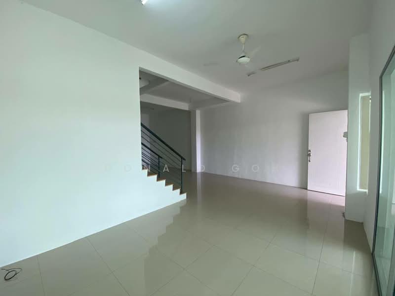 Rumah Teres 2 Tingkat untuk Dijual di Medan Klebang Sentosa (Chemor) - Donald Goh - Living Room - PropertyGuru.com.my