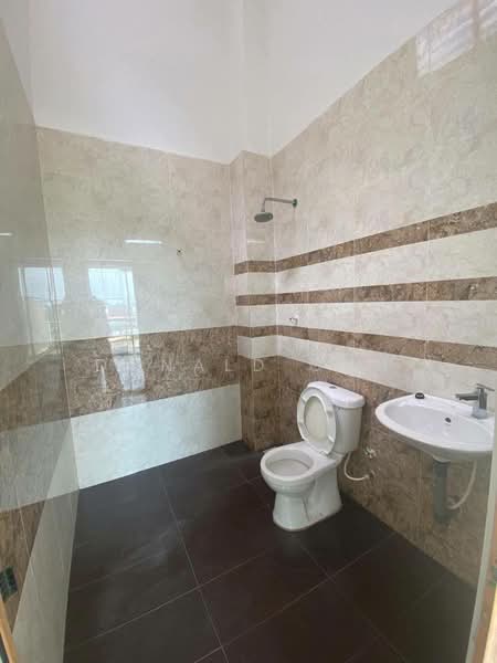 Rumah Teres 2 Tingkat untuk Dijual di Medan Klebang Sentosa (Chemor) - Donald Goh - Bathroom - PropertyGuru.com.my