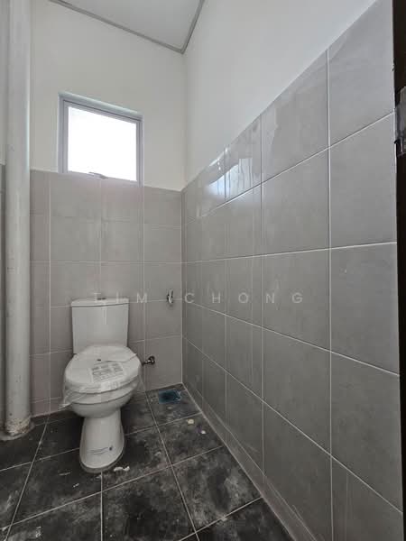 Factory for Rent in Bandar Indahpura (Kulai) - Tim Chong - Bathroom - PropertyGuru.com.my