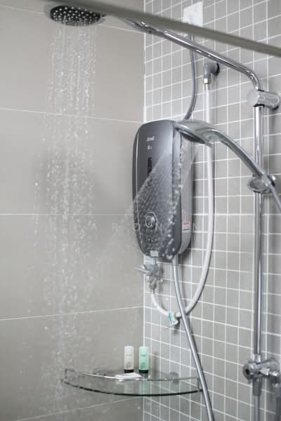 Semi-Detached House for Sale in Senibong Villas (Masai) - Sharon Ng - Bathroom - PropertyGuru.com.my