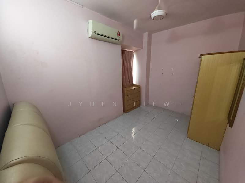 Apartment for Rent at Sri Ria Apartments - Jyden Tiew - PropertyGuru.com.my