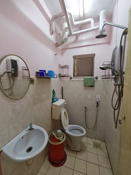 Apartment for Rent at Sri Ria Apartments - Jyden Tiew - PropertyGuru.com.my