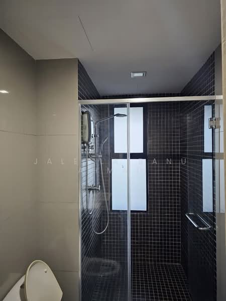 Servis Apartment untuk Dijual di Renai Jelutong - Jaleela Banu Ahmad - Bathroom - PropertyGuru.com.my