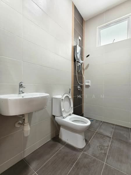 Semi-Detached House for Rent in Taman Austin Heights (Tebrau) - Kelly Chiam - Bathroom - PropertyGuru.com.my