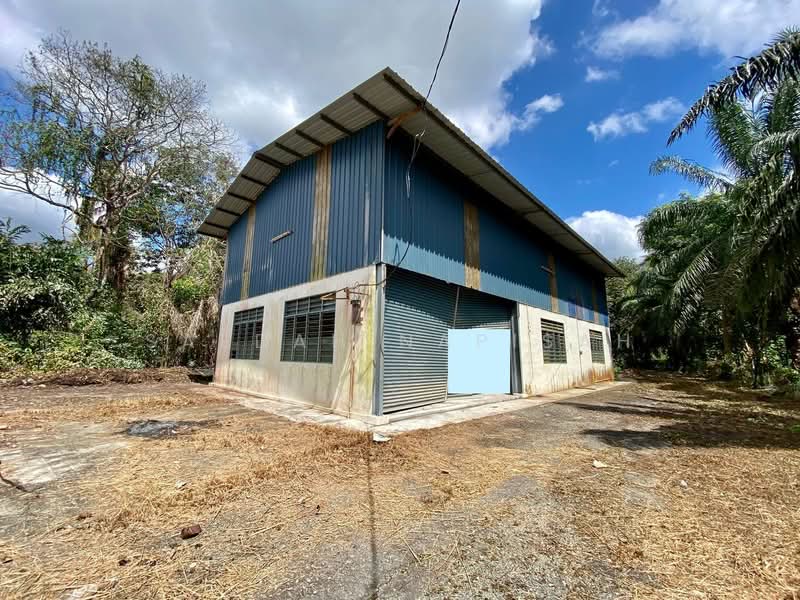 Gudang untuk Disewa di Benut (Johor) - Saedah Napisah - Exterior - PropertyGuru.com.my