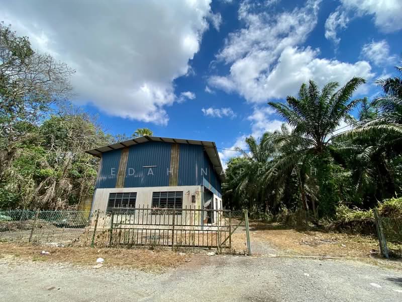 Gudang untuk Disewa di Benut (Johor) - Saedah Napisah - Exterior - PropertyGuru.com.my