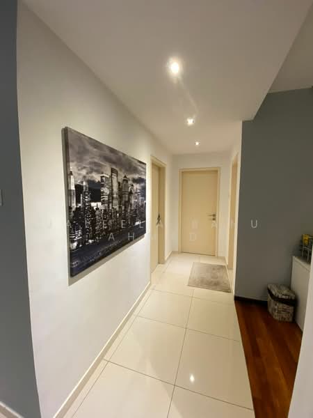 Servis Apartment untuk Dijual di Renai Jelutong - Jaleela Banu Ahmad - Corridor - PropertyGuru.com.my
