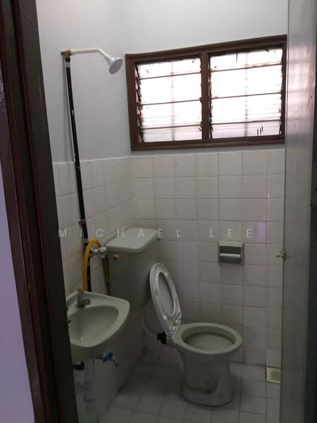 2-storey Terraced House for Rent in Usj 2 (Subang Jaya) - Michael Lee - Bathroom - PropertyGuru.com.my