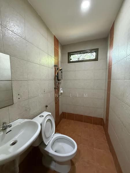 1-storey Terraced House for Sale in Taman Air Biru (Pasir Gudang) - Win Lim - Bathroom - PropertyGuru.com.my