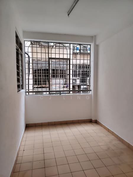 Pangsapuri untuk Disewa di D'shire Villa - CJ Ling - Balcony - PropertyGuru.com.my