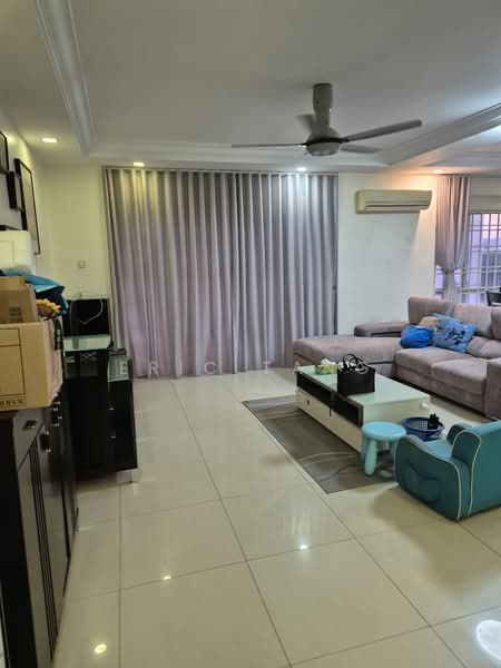Kondominium untuk Disewa di Pertiwi Indah - Eric Tang - Living Room - PropertyGuru.com.my