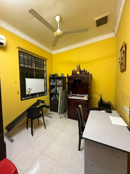 Rumah Teres 1 Tingkat untuk Dijual di Taman Bestari Indah (Ulu Tiram) - Zack Chow - Study - PropertyGuru.com.my