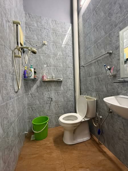 Rumah Teres 1 Tingkat untuk Dijual di Taman Bestari Indah (Ulu Tiram) - Zack Chow - Bathroom - PropertyGuru.com.my