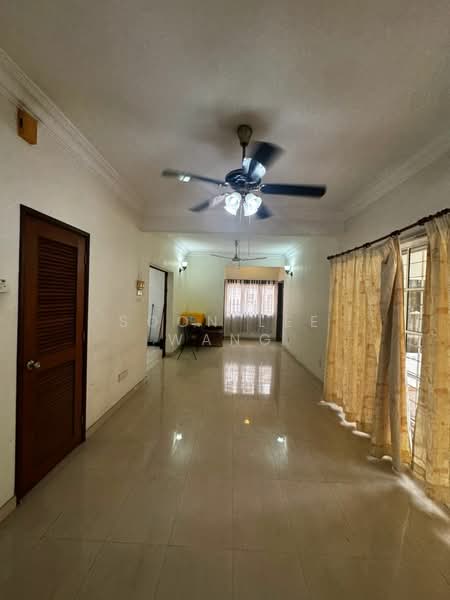 2-storey Terraced House for Sale in Bandar Utama 10 (Bandar Utama) - Soon Lee Wang - Living Room - PropertyGuru.com.my
