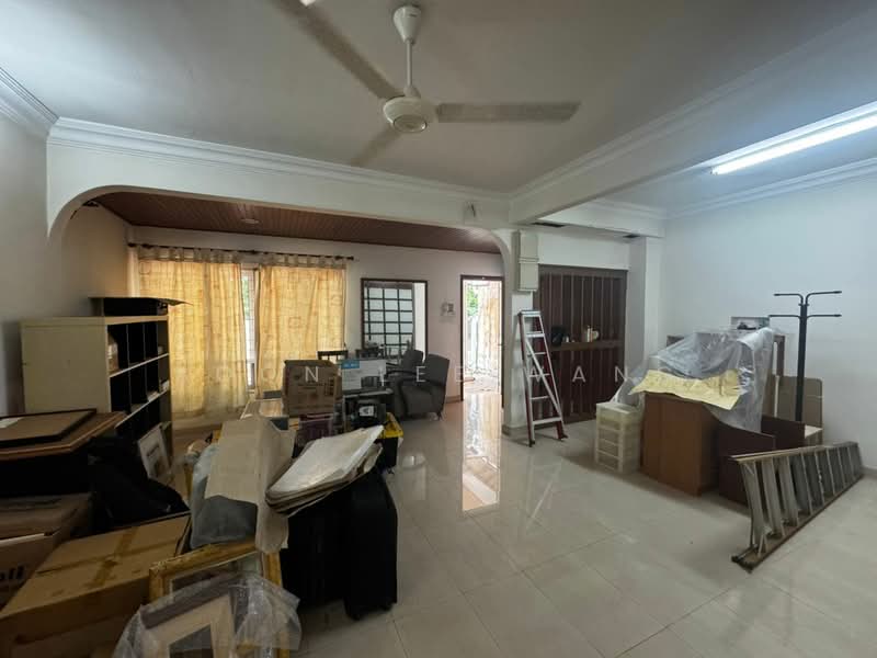 2-storey Terraced House for Sale in Bandar Utama 10 (Bandar Utama) - Soon Lee Wang - Living Room - PropertyGuru.com.my