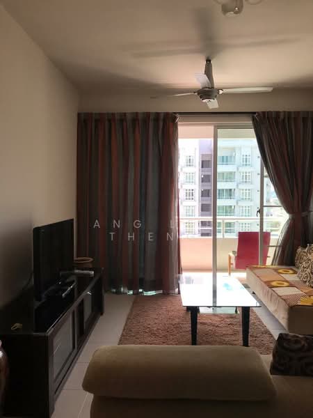 Kondominium untuk Dijual di Bayswater Resort Condominium - Ang Lee Theng - Living Room - PropertyGuru.com.my